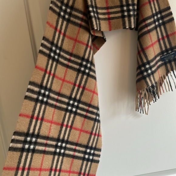 Men’s Burberry Cashmere Scarf - Picture 4 of 4